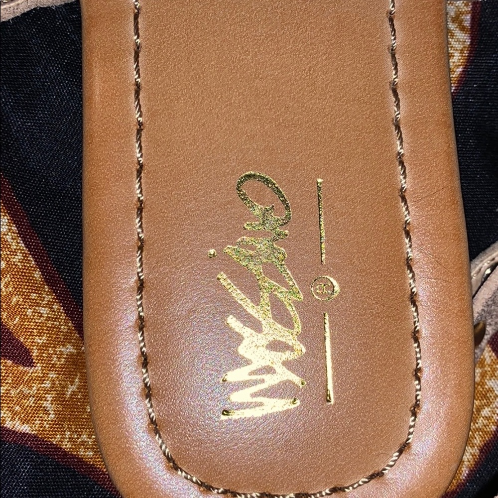 Lightly worn sandals - Picture 2 of 5
